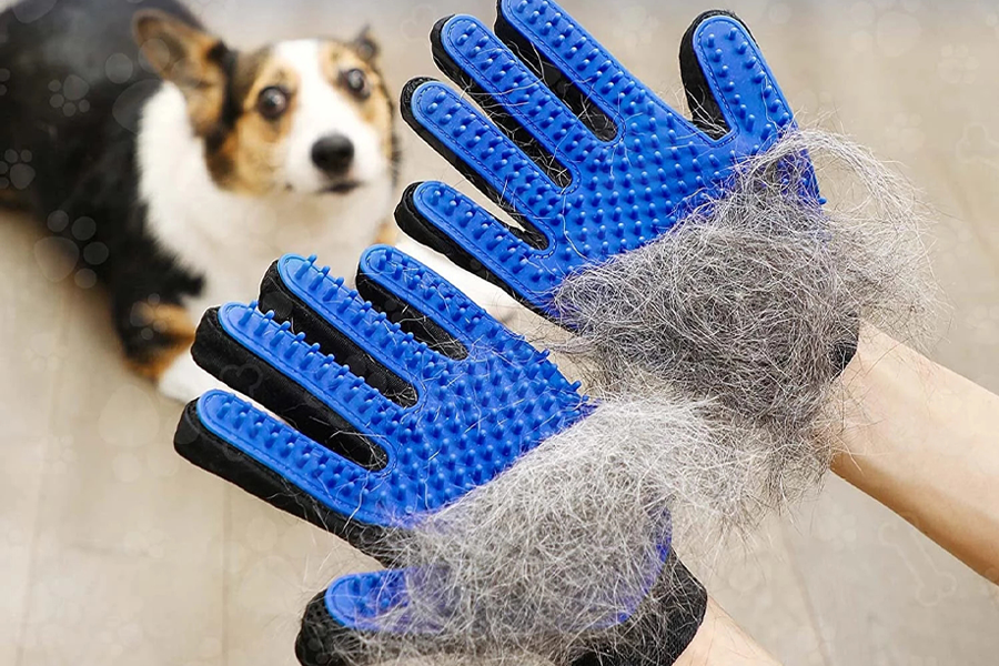 Gentle Grooming Glove for Dogs and Cats